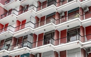 Brandveiligheid bij een appartementencomplex: wettelijke verplichtingen voor de VvE